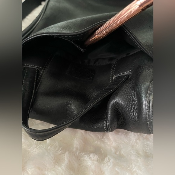 Three inserts and one pocket, black leather satchel. - Picture 12 of 17